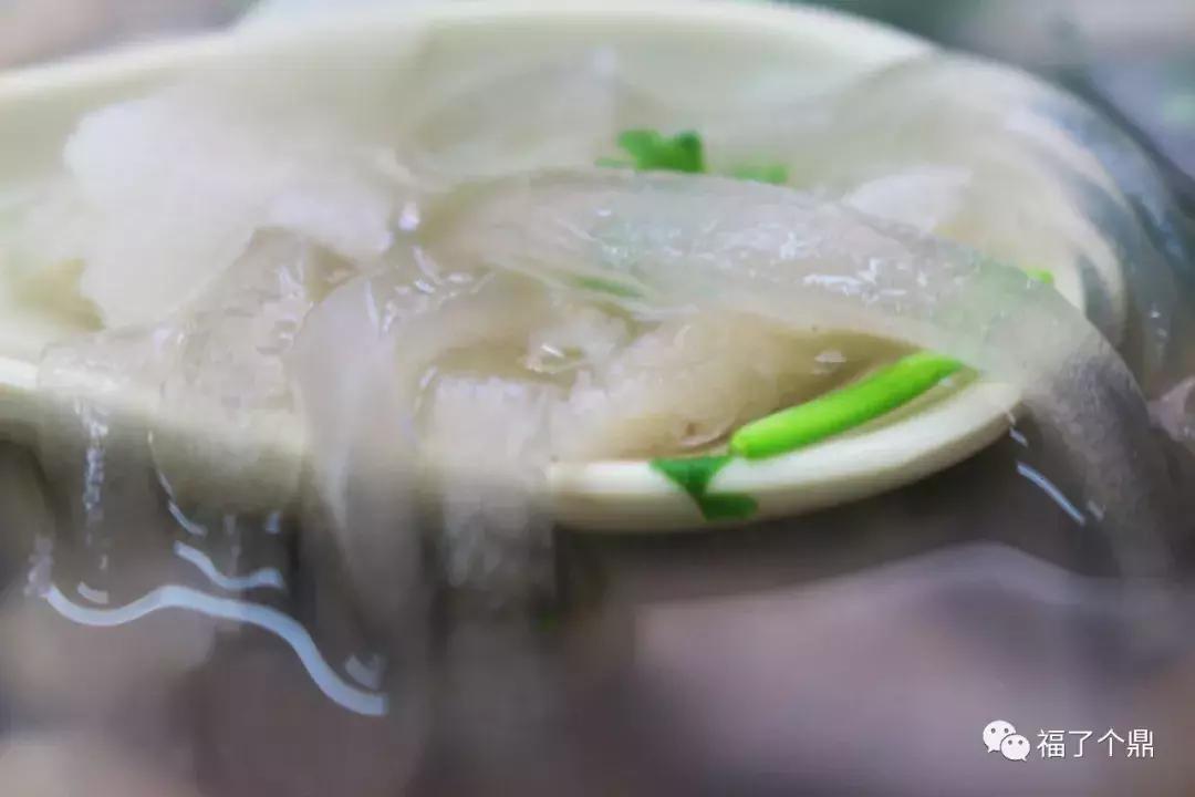 这碗鲨鱼片太刺激了