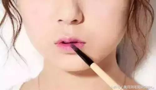 如何化妆能让圆脸变小？再也不用美图修脸了！｜技巧