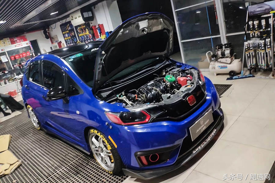 花80万改装的gk5,花10多万改装奔驰v260