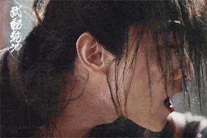 翻盘了，两年不见，我竟然被杨洋满脸胡渣的糙汉形象圈粉了