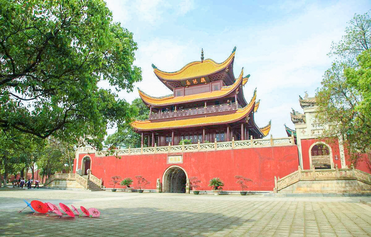 四大名楼对应的诗词哪个更经典,四大名楼诗词必背