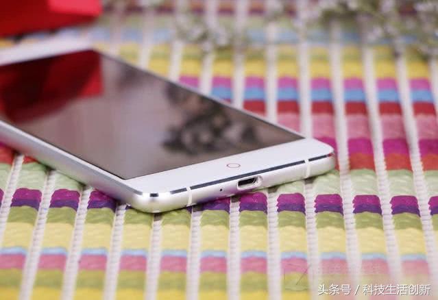 64G+6G+3350mAh+八核,低价格为2480元,国产之光!