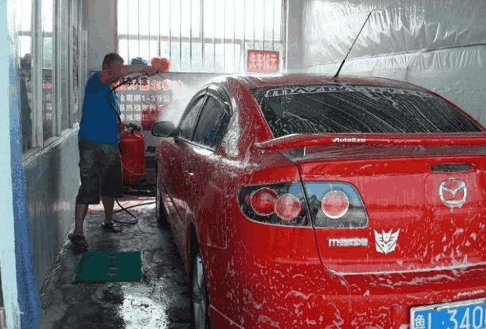 为什么老司机都不去洗车店洗车？知道内情后，网友：真鸡贼