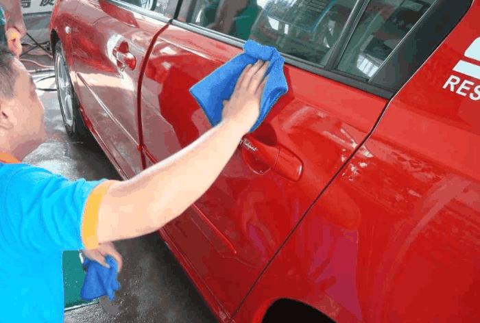 为什么老司机都不去洗车店洗车？知道内情后，网友：真鸡贼