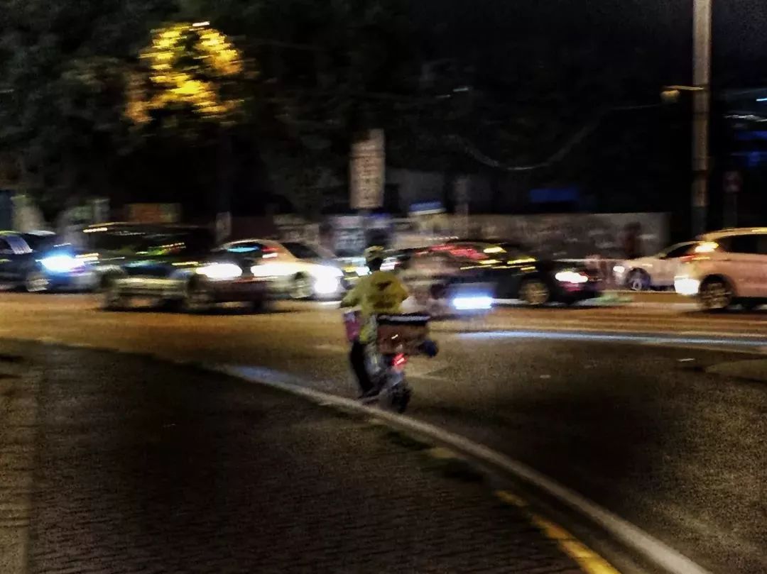 工资4千，还贷6千：广州人的夜晚，其实比白天更忙