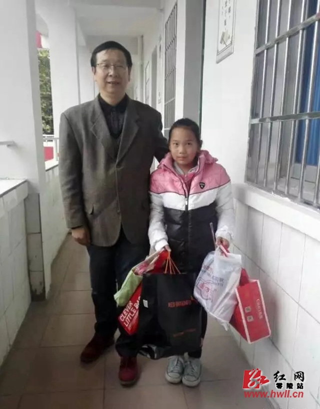 脱贫路上的笑脸总有一张打动你,脱贫攻坚群众幸福的笑脸