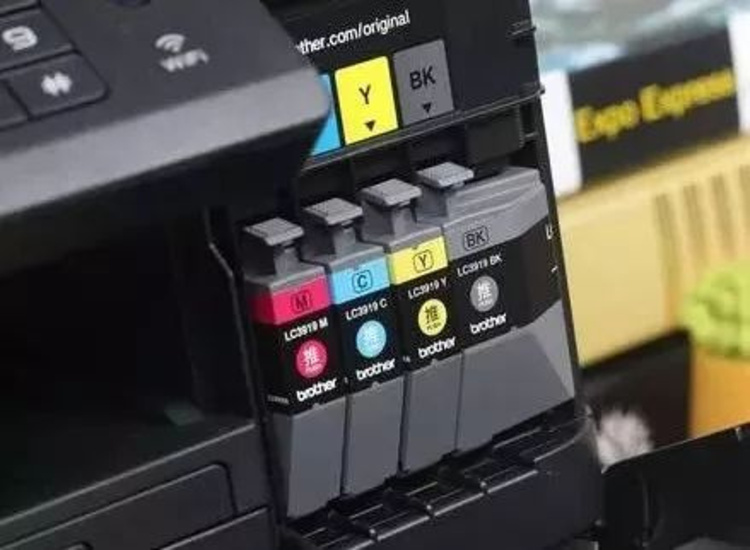 红绿蓝三原色的区别,红绿蓝与红黄蓝的区别