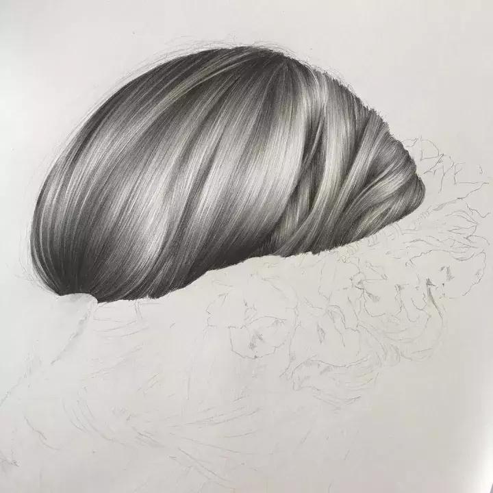 柔顺的长发很容易引人遐想，一起来看看画师笔下的头发如何表现