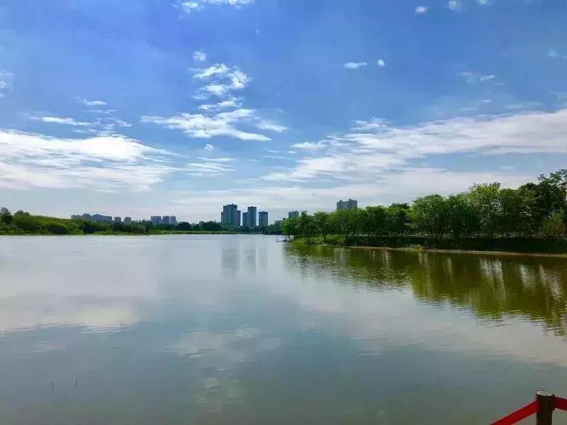 青龙湖好玩不,青龙湖值得去吗