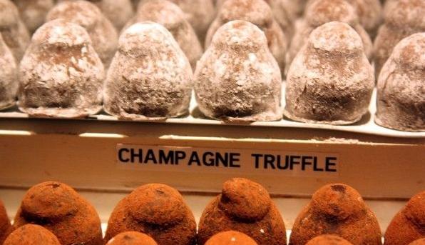 巧克力送女朋友什么牌子好,什么巧克力送妹子比较好