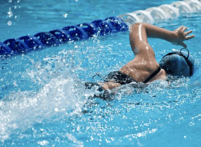 医生说耳朵不能进水,耳朵进水中医