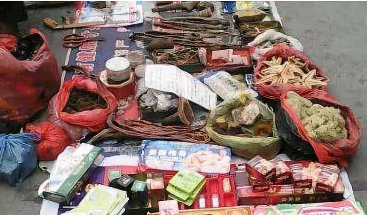 “我朋友死的那一天，还有人在骗他的钱”