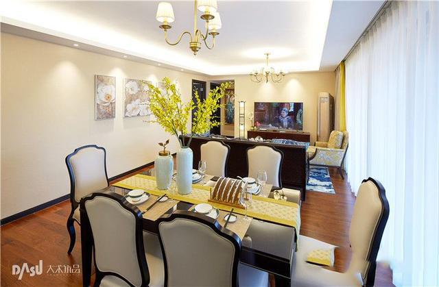 金牛国宾润园4居室,万科国宾润园100户型的阳台设计