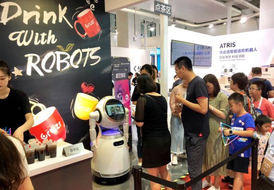 优必选walker大型人形机器人,优必选智能仿人机器人