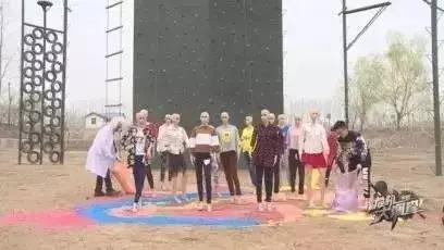 “老公水开了,帮我倒面粉吧”瞬间家毁人亡!