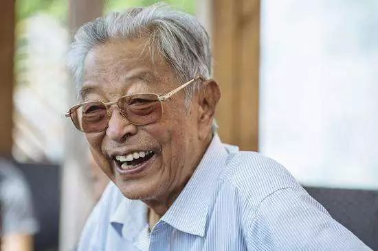 思想深远如哲学家,思想深远的人