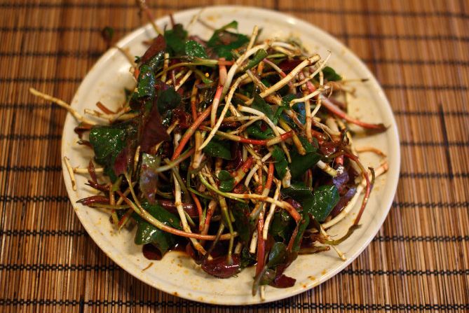 一盘“秋葵”下肚，济南一男子失去意识！菜市场里的这些“毒菜”看清楚了，千万别买错了！