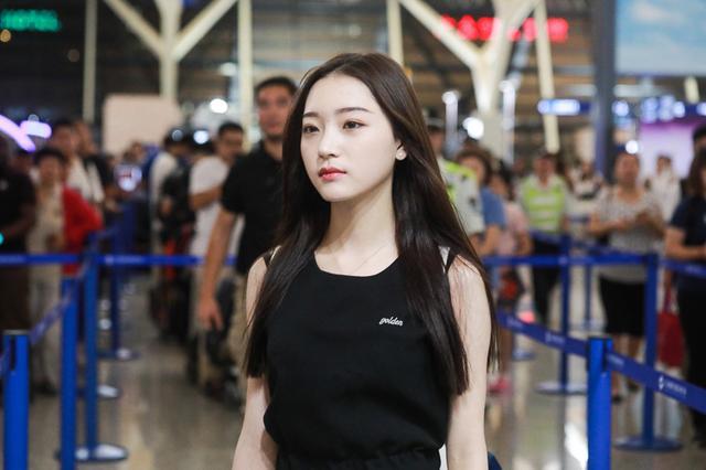 snh48现身机场,snh48演唱会home