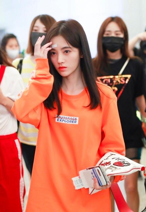 snh48现身机场,snh48演唱会home