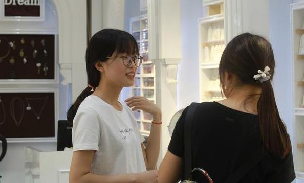 大学宿舍遇到奇葩室友怎么办,大学最怕的三件事