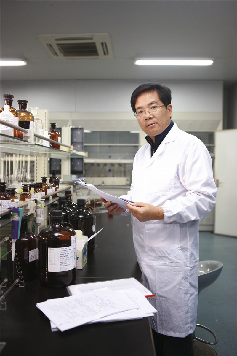 肺癌晚期带瘤生存成功案例,肺癌带瘤生存药方