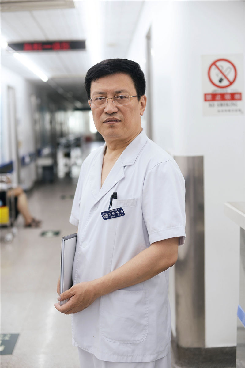 肺癌晚期带瘤生存成功案例,肺癌带瘤生存药方