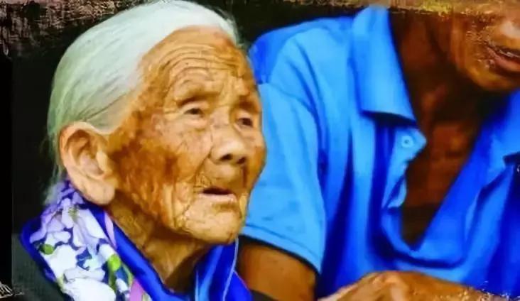 毒打、强奸、*虐性**……他把一个女人的真实故事画成漫画