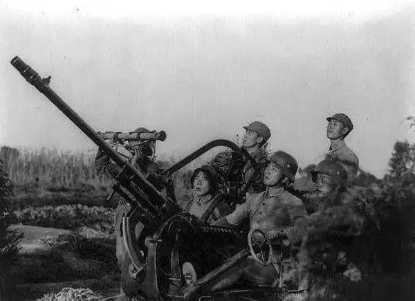 毒打、强奸、*虐性**……他把一个女人故事画成漫画，看到第几张你哭了