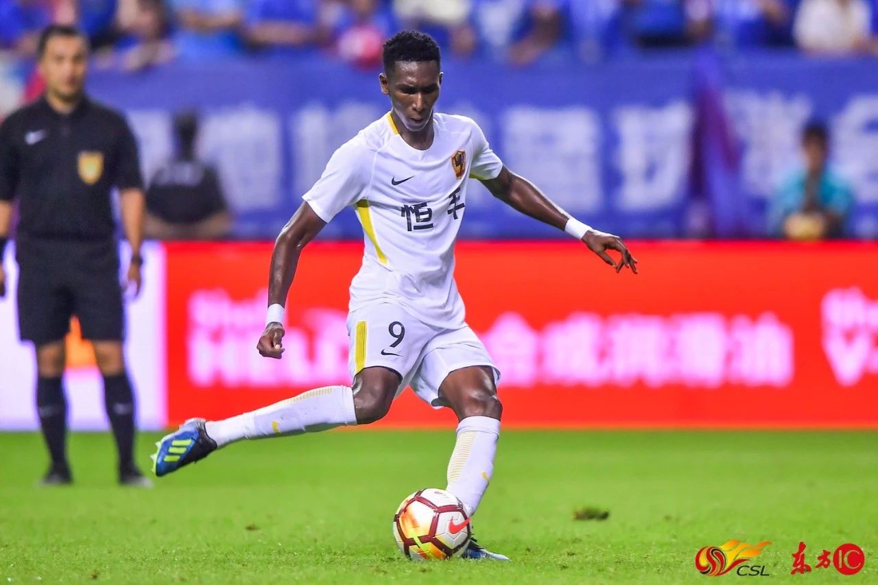 哈木造点+斯蒂夫罚中贵州恒丰客场1-3负于上海绿地申花