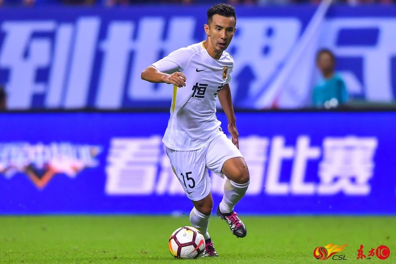 哈木造点+斯蒂夫罚中贵州恒丰客场1-3负于上海绿地申花