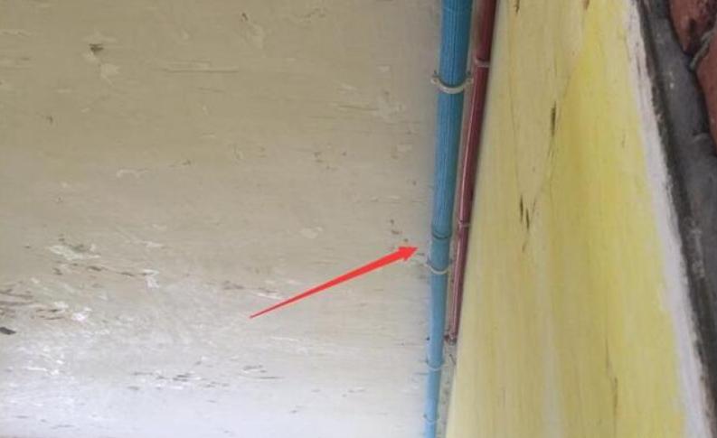 考虑到光线问题,这样来处理洗菜盆,朋友却说:麻烦大了