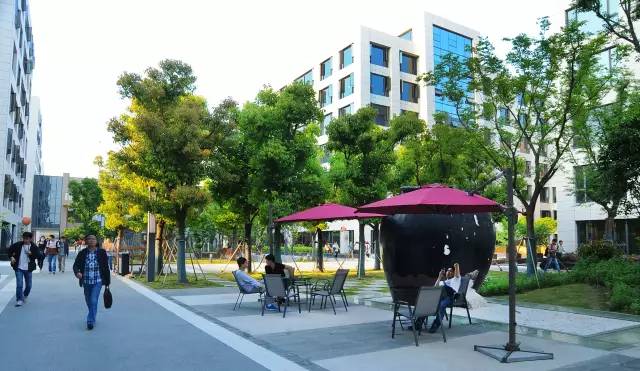 南京新媒体行动｜南京23万“码农”必备这本说明书