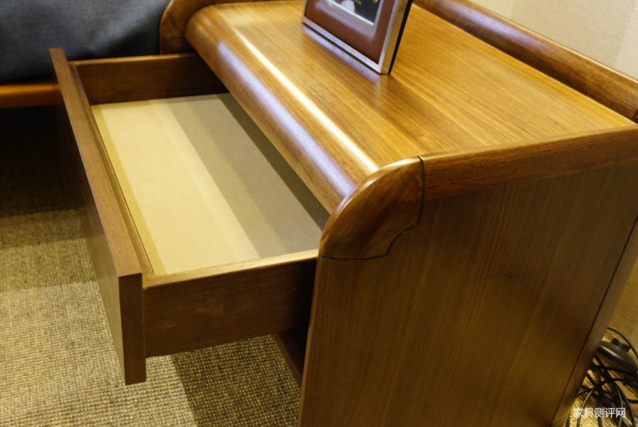 实木家具贴皮与不贴皮的区别,买实木家具上当受骗怎么办