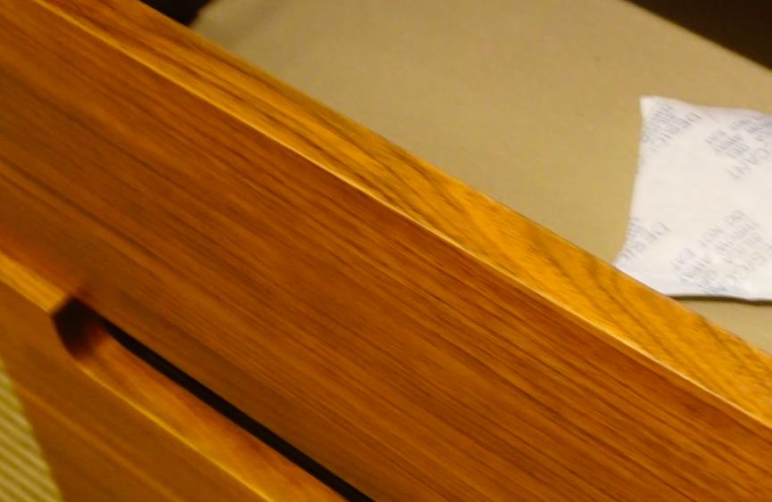 实木家具贴皮与不贴皮的区别,买实木家具上当受骗怎么办