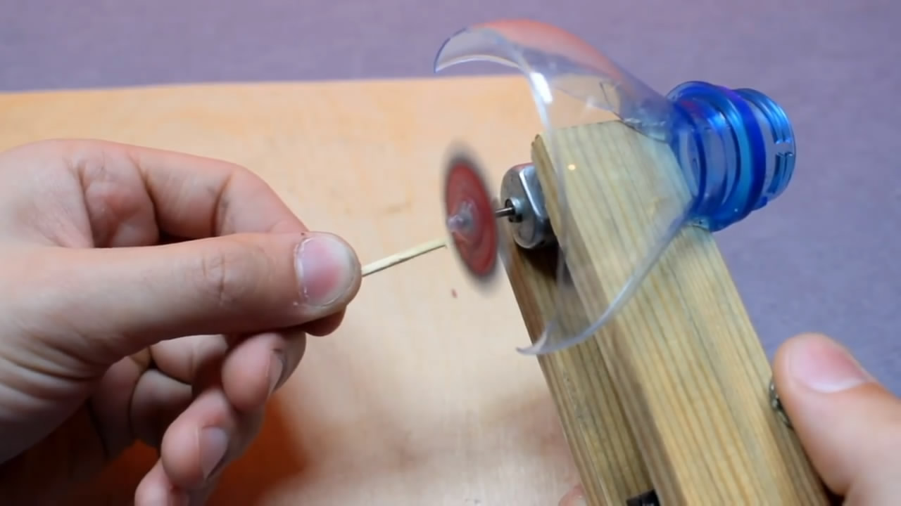 废塑料瓶手工制作大全教程,塑料瓶能做什么手工不用任何工具