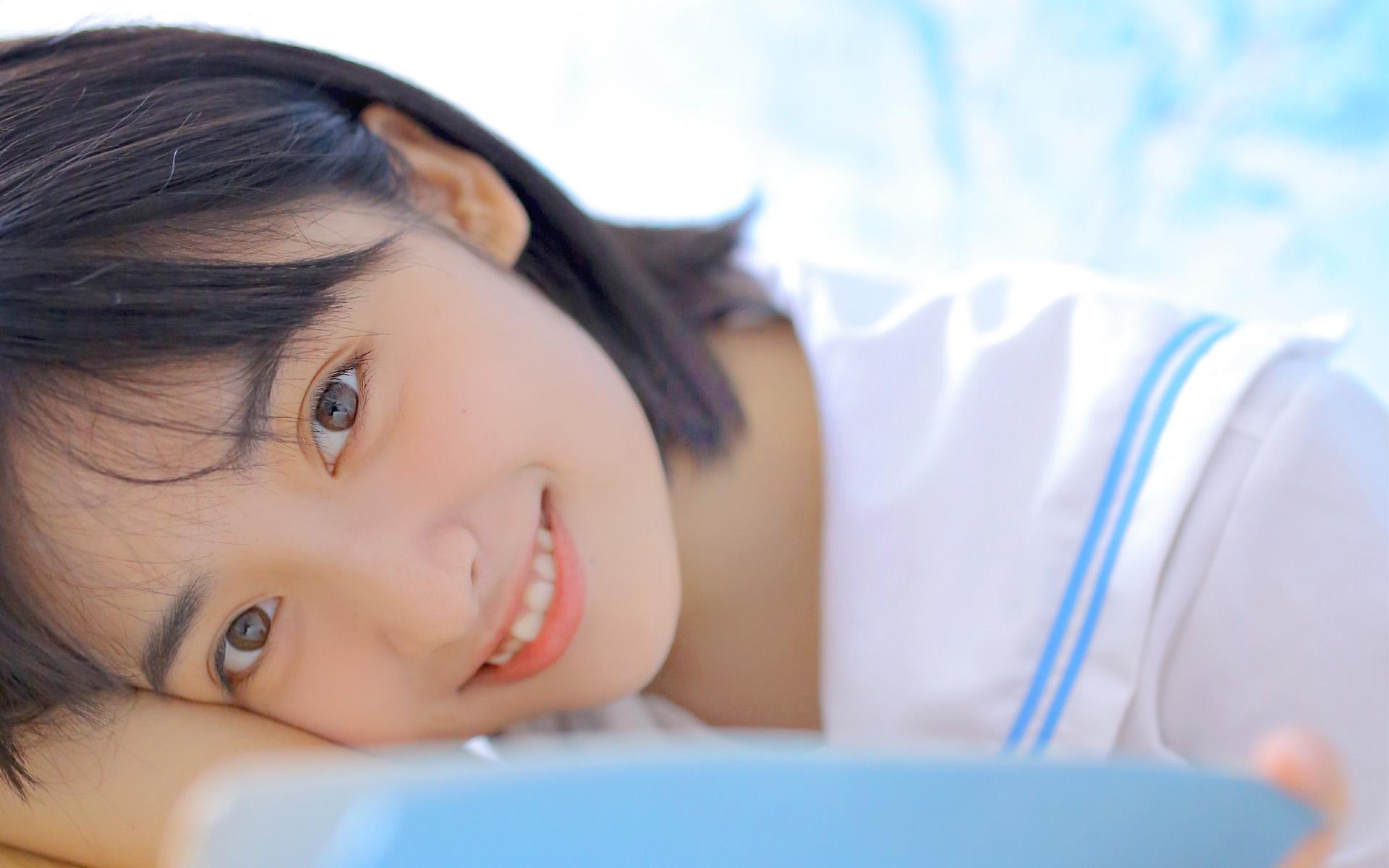 初恋妆三分钟变回清纯少女,没有初恋的青涩