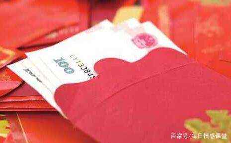 小舅子搬家包五千红包，岳母嫌少大骂妻子，我说一番话岳母愣住了