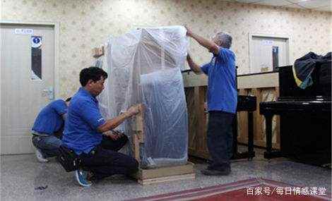 小舅子搬家包五千红包，岳母嫌少大骂妻子，我说一番话岳母愣住了