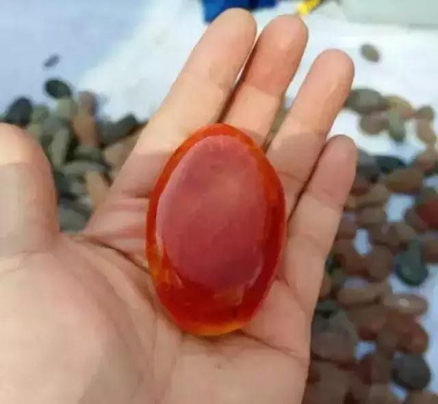 马丽散合成蜜蜡怎么辨别,如何区分马丽散和蜜蜡