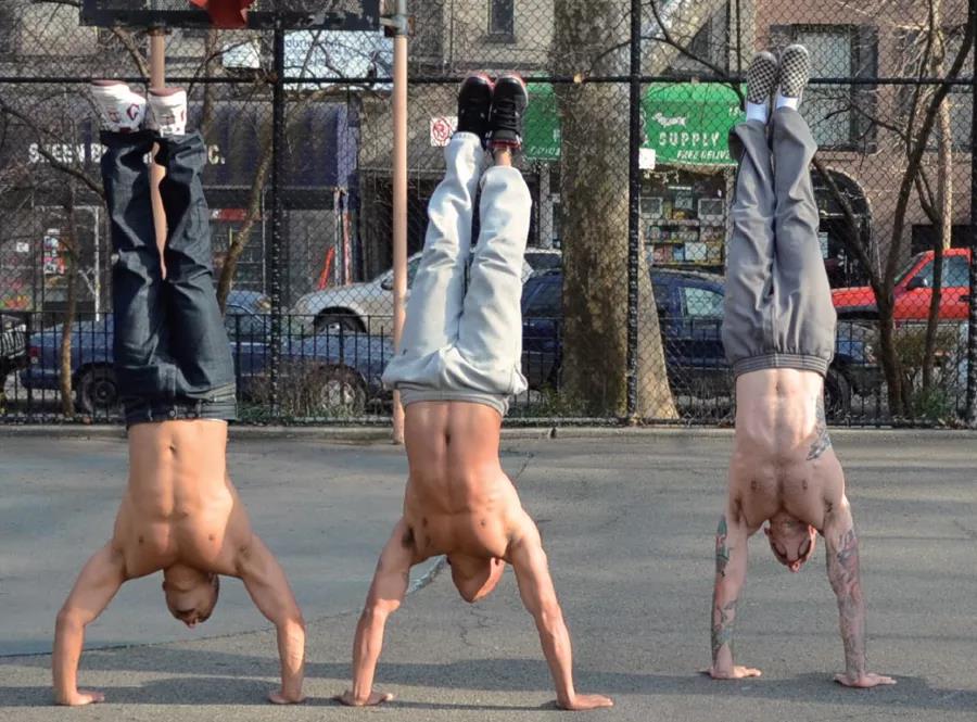 离墙倒立怎么掌握平衡,靠墙倒立该怎么倒上去