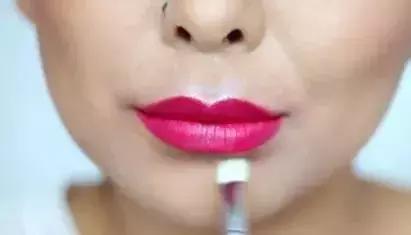 厚唇涂口红的正确方法,口红怎么涂才最好看最自然