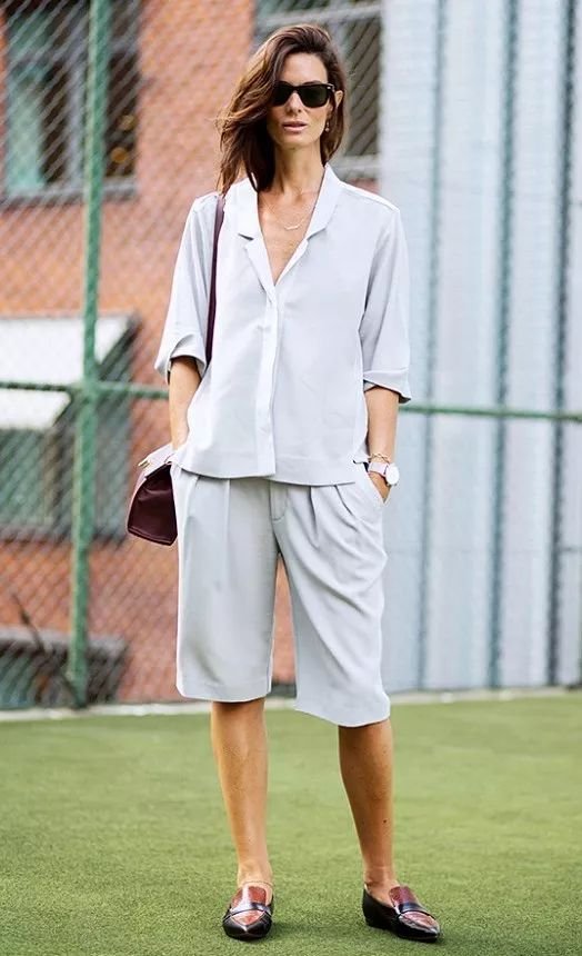 到公司上班可以穿短裤吗 (短裤怎么穿出高级范儿)