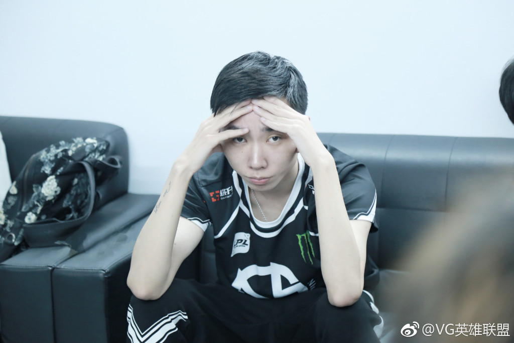 lol职业选手陪玩价格搞笑,lol现役职业陪玩