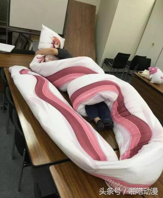 琦玉老师搞笑瞬间,网友对埼玉老师的搞笑评论