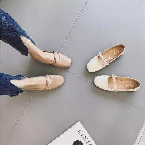 女人穿小白鞋的忌讳,奶奶鞋怎么穿好看又耐穿