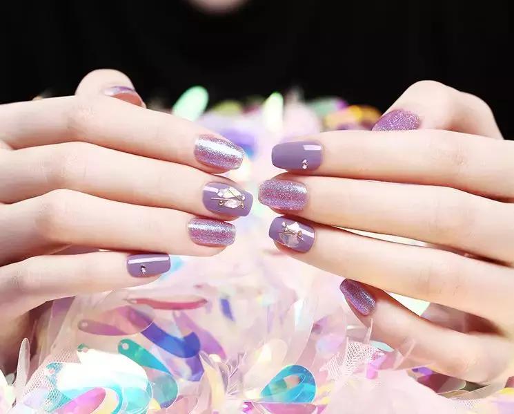 有几种指甲油是可以很漂亮的,颜色好看的平价可撕拉指甲油