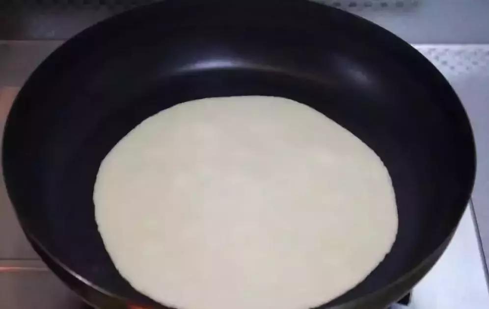 单饼卷土豆丝饼的做法,土豆丝单饼怎么做又软又薄