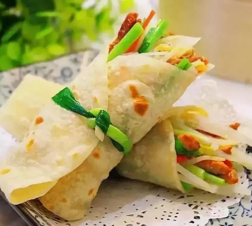 单饼卷土豆丝饼的做法,土豆丝单饼怎么做又软又薄