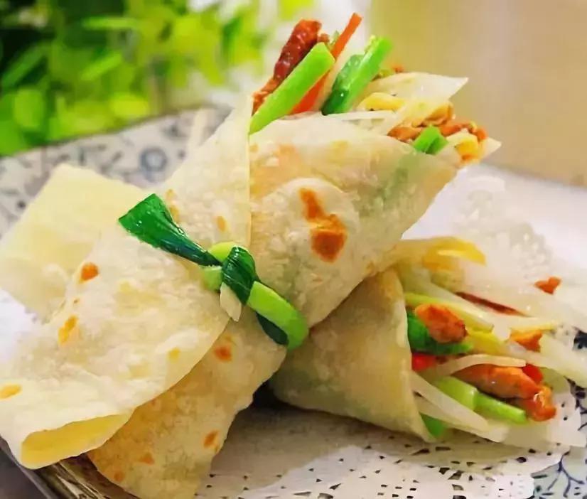 单饼卷土豆丝饼的做法,土豆丝单饼怎么做又软又薄