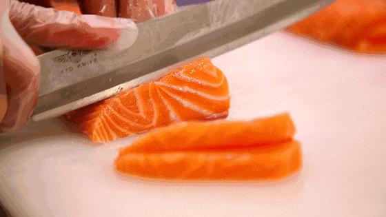 女孩脑袋上有个寄生虫,25岁女孩身体发现寄生虫